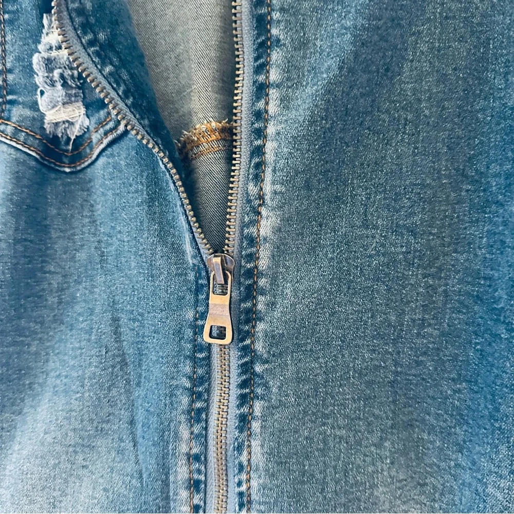 Denim Jumper Dress - Juniors Size Large- Zipper Front/ Distressed Blue Stretchy - Picture 11 of 15